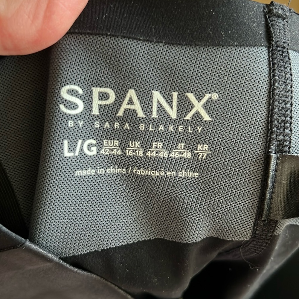 NEW Spanx Sporty Side Stripe High Waisted 7/8 Legging - Picture 4 of 8